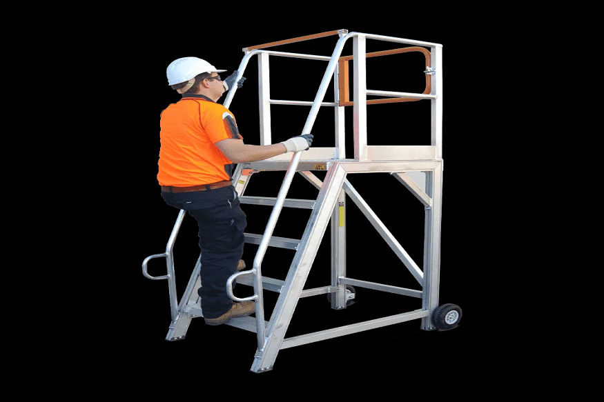 Heavy duty platform ladders