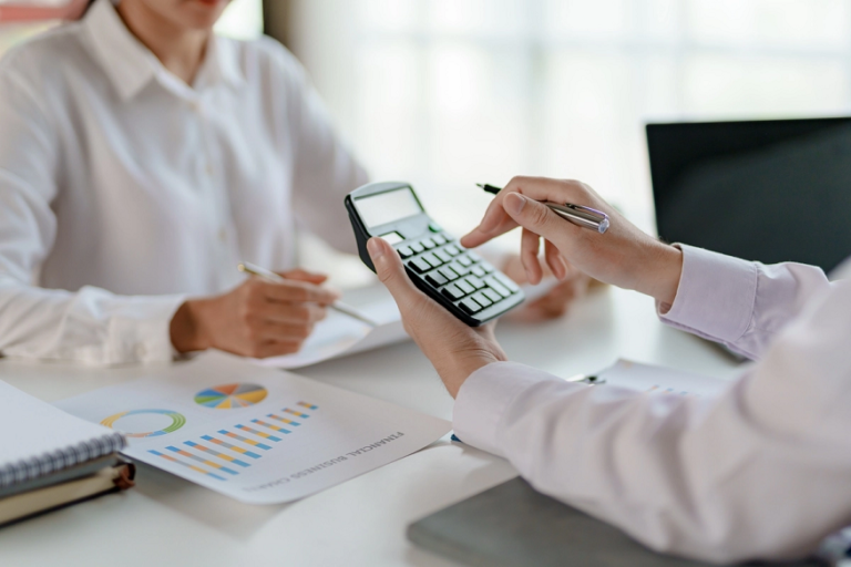 The Mathematics Behind Singapore’s Long-Term Wealth-Building Mindset